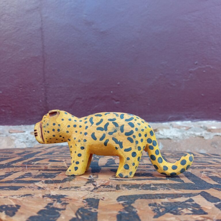 Entalhe Bichos do Pantanal - Onça - Povo Terena