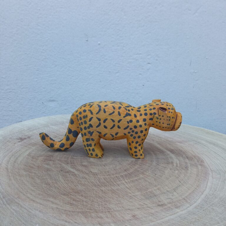 Entalhe Bichos do Pantanal - Onça - Povo Terena