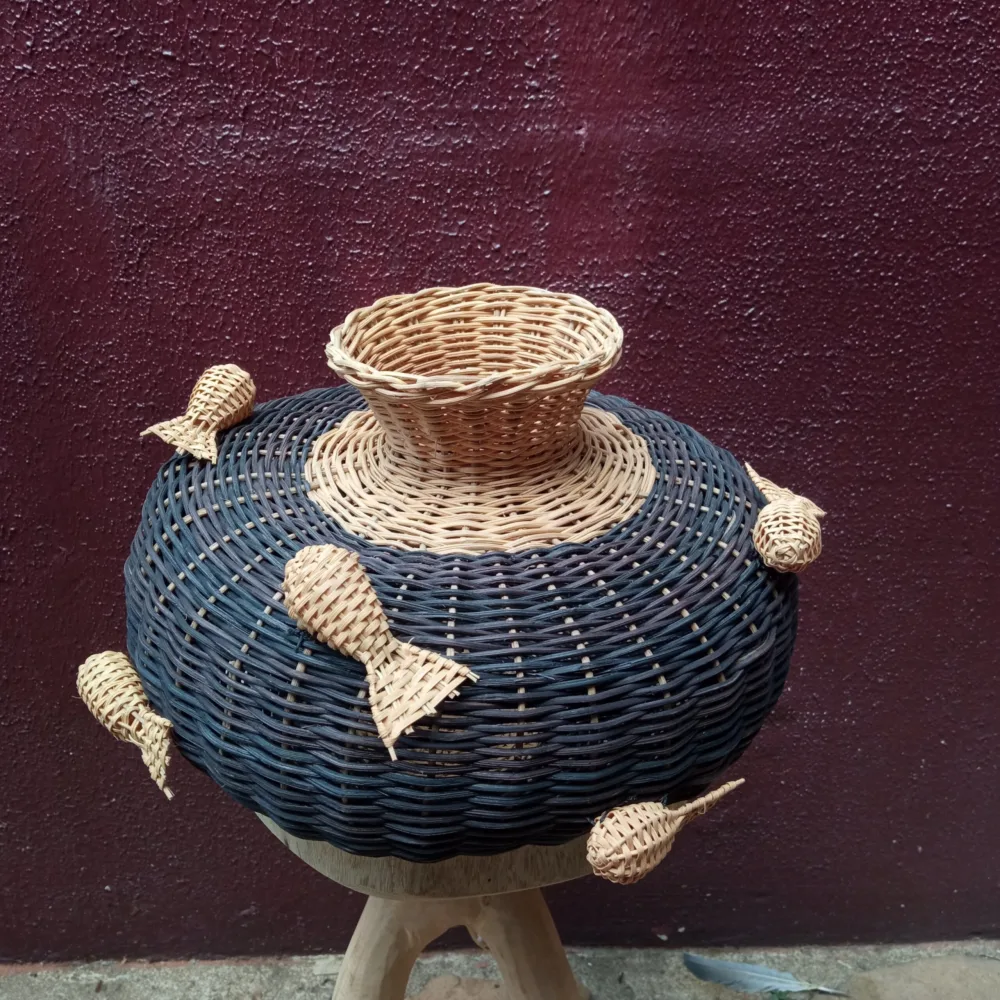 Vaso Colorido Peixinhos Teçume - Cipó Ambé - Imagem 2
