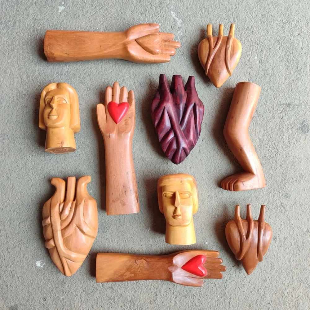 Ex-voto Mão com Coração - Taís - Imagem 5