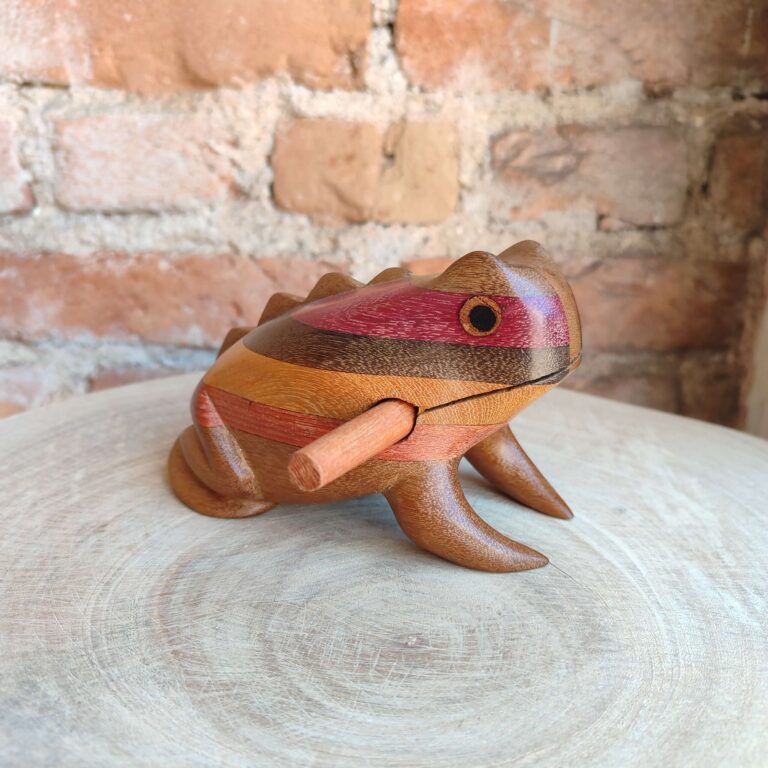 Entalhe Sapo Muiraquitã - Marchetaria