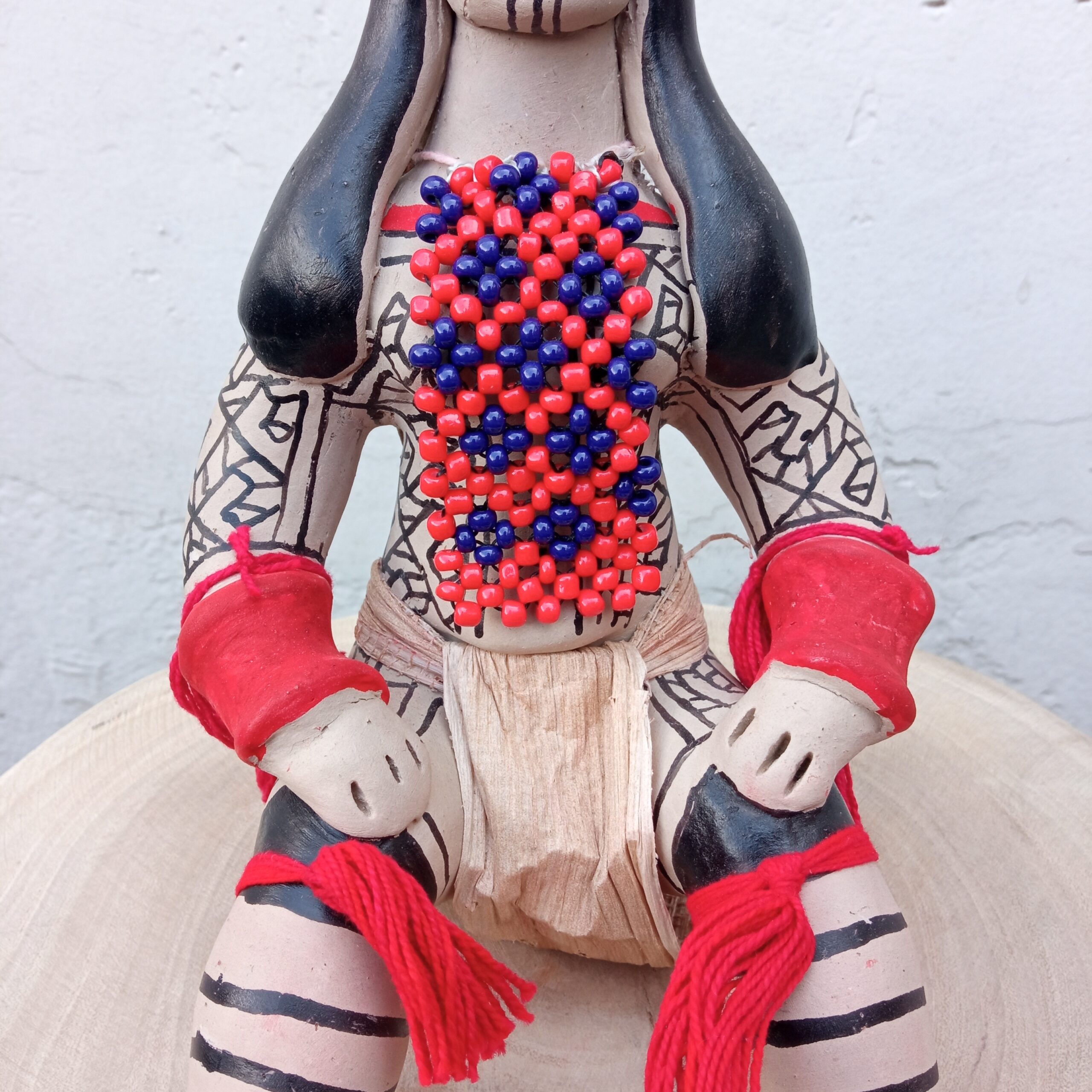 Boneca Cerâmica G - Povo Karajá - Imagem 7