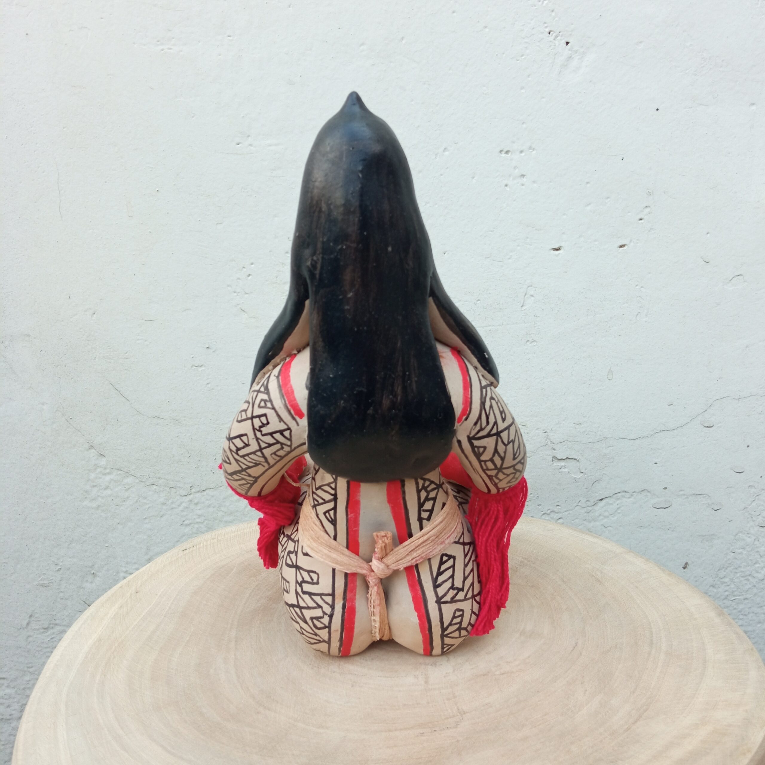 Boneca Cerâmica G - Povo Karajá - Imagem 4