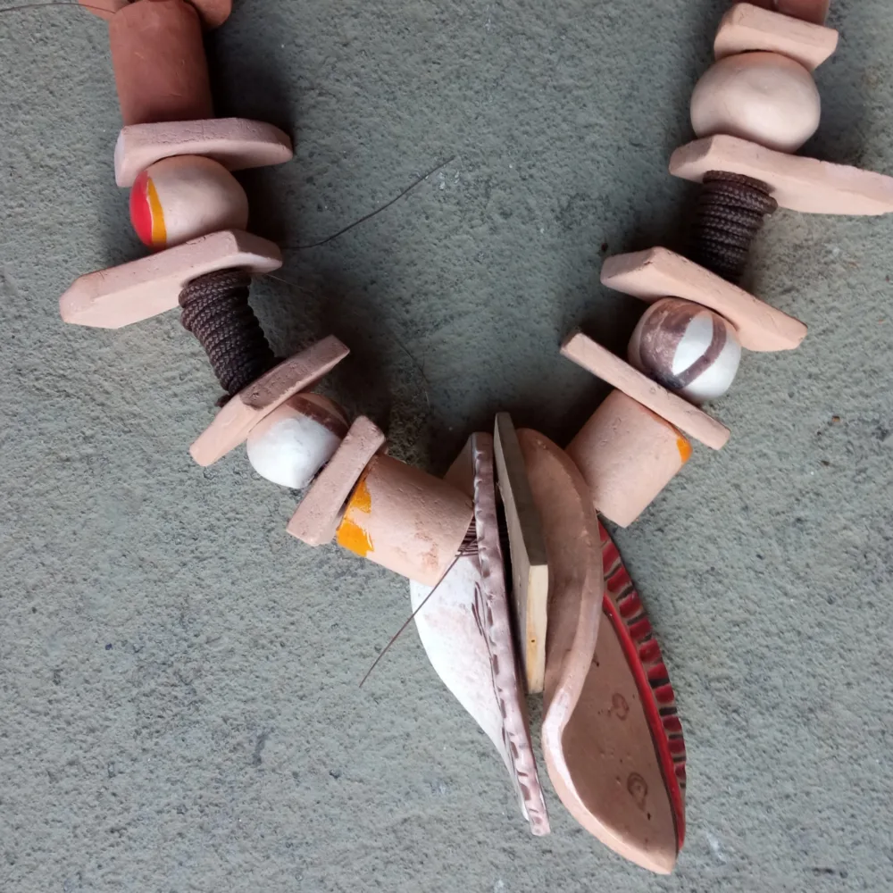 Colar de Mesa e Parede - Fibra de Piaçava e Cerâmica - Imagem 2