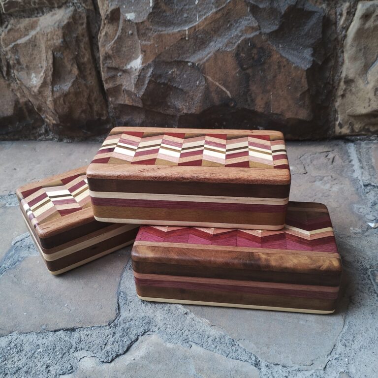 Caixa em Marchetaria G - Madeiras Amazônicas