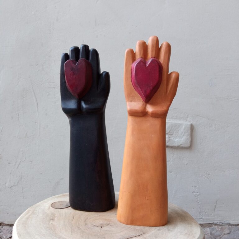 Ex-voto Mão com Coração - Daniel