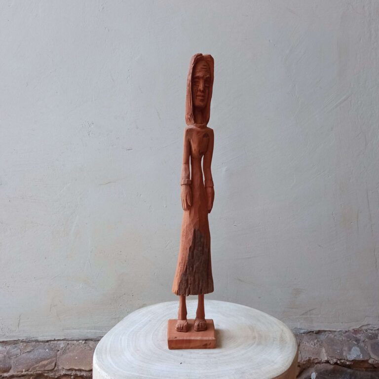 Entalhe Mulher - Braza