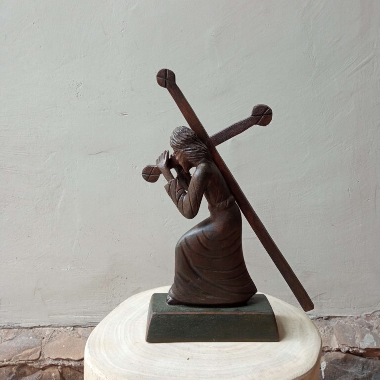 Entalhe Jesus Carregando a Cruz - Seu Zé