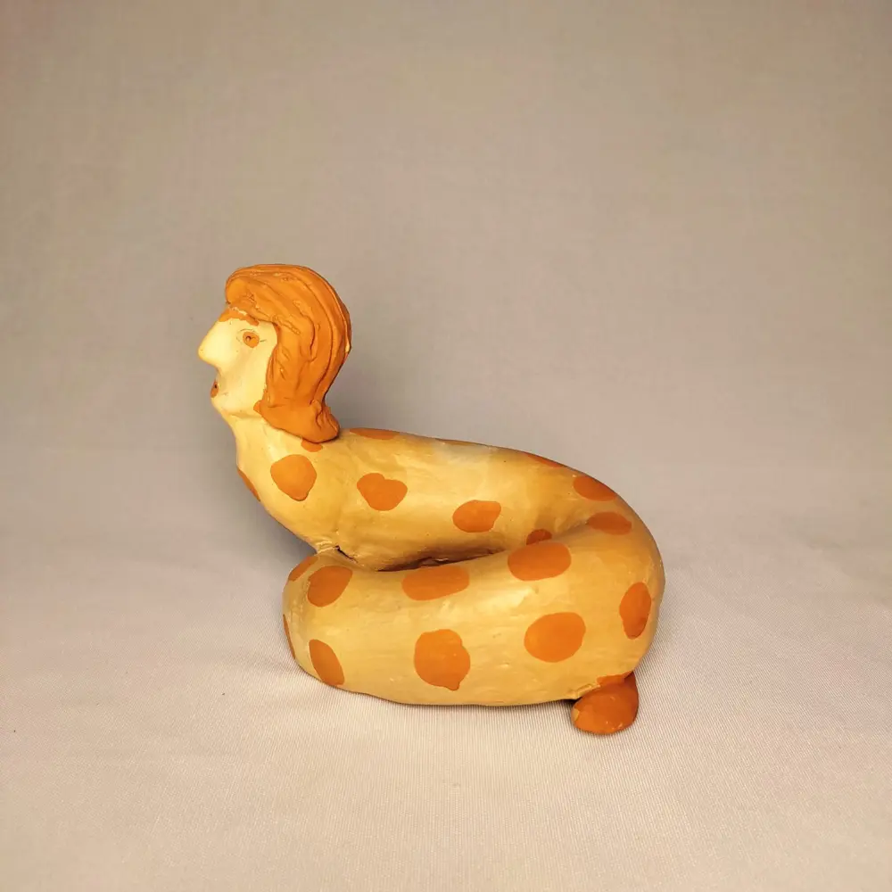 Escultura Cobra com Cabeça Humana - Elza - Imagem 3